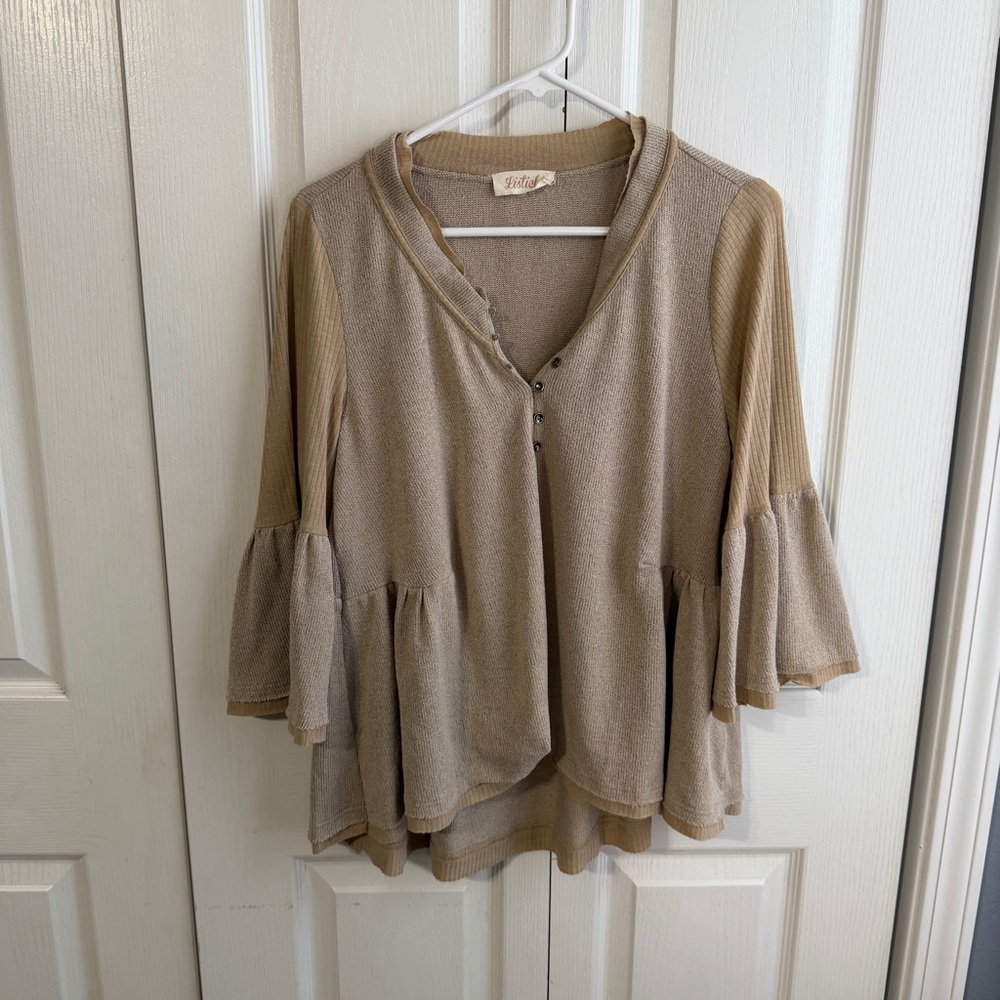 Listicle babydoll bell‎ sleeve blouse size medium